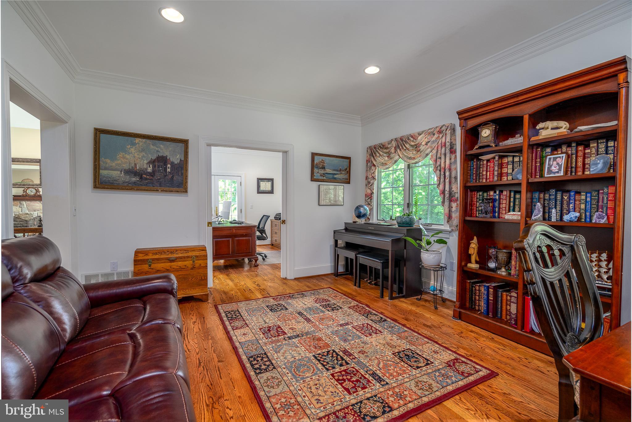 12 Ardmoor Ln