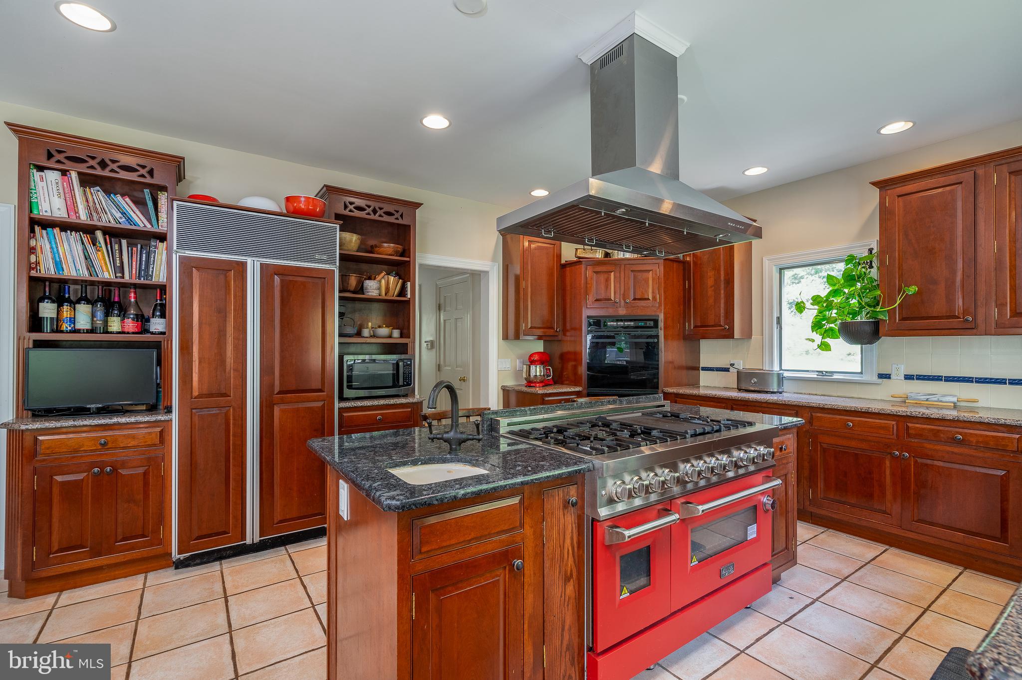 12 Ardmoor Ln