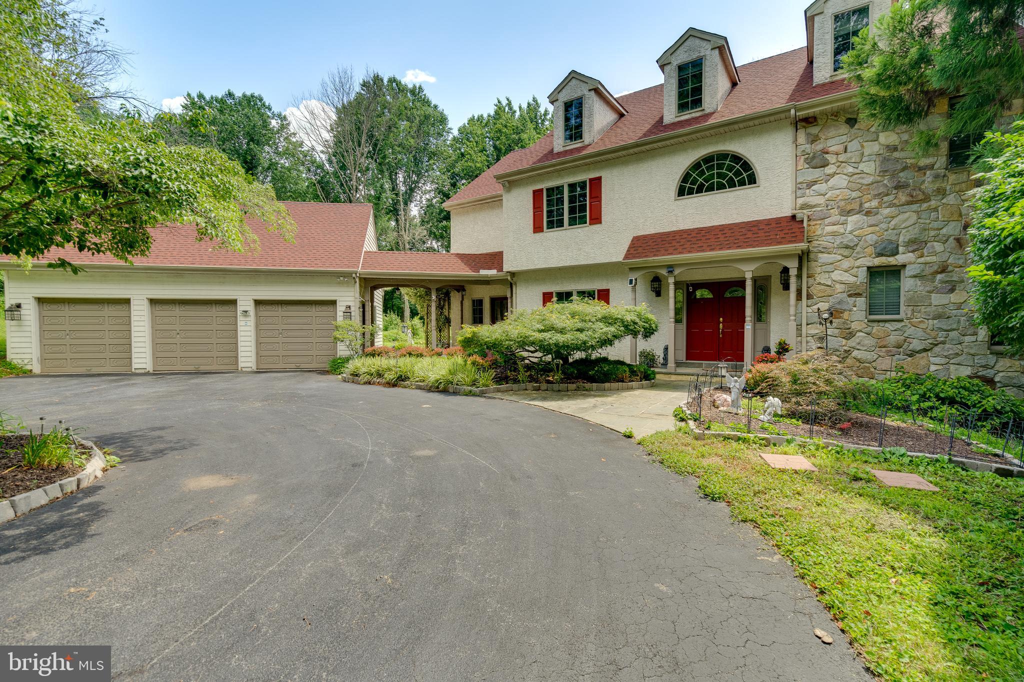 12 Ardmoor Ln