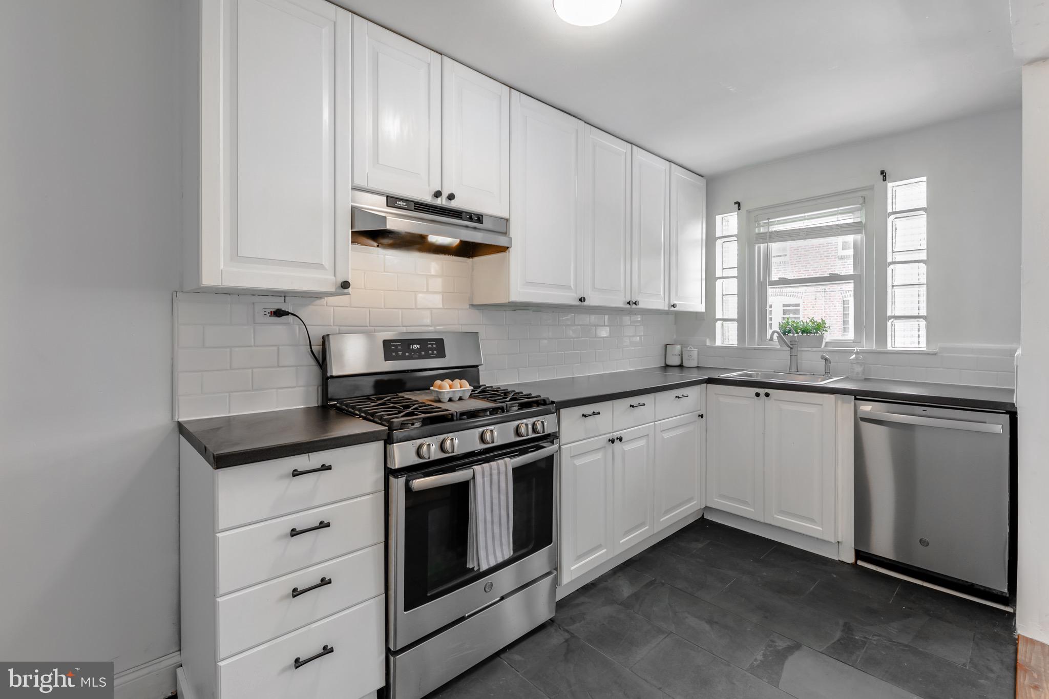 332 Abbey Ter