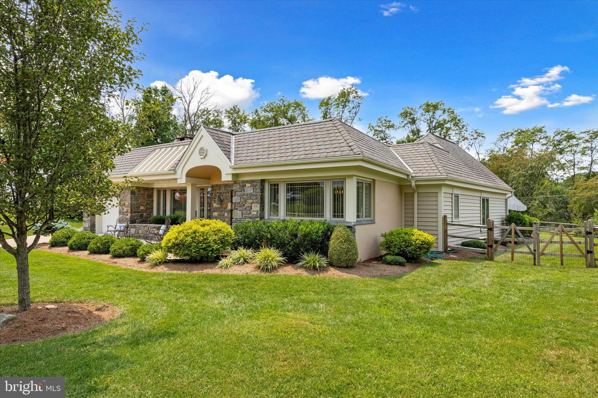 2229 Windsor Cir