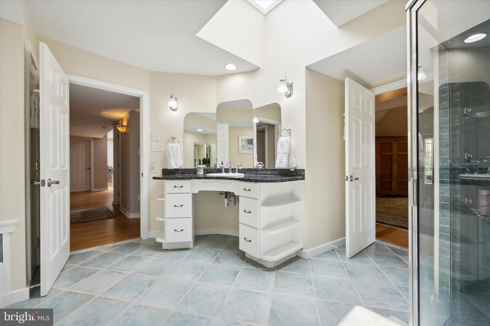 2229 Windsor Cir