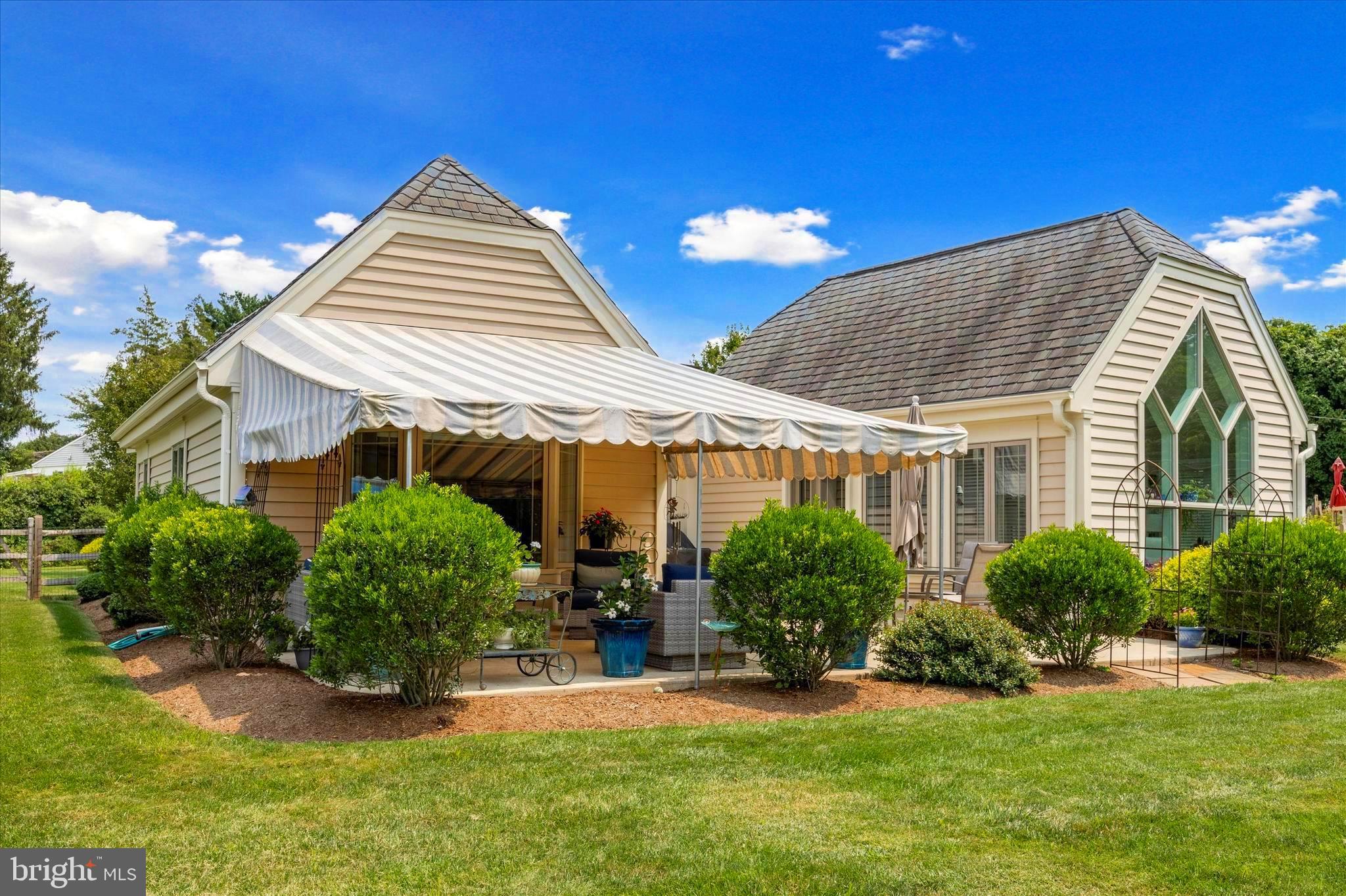 2229 Windsor Cir