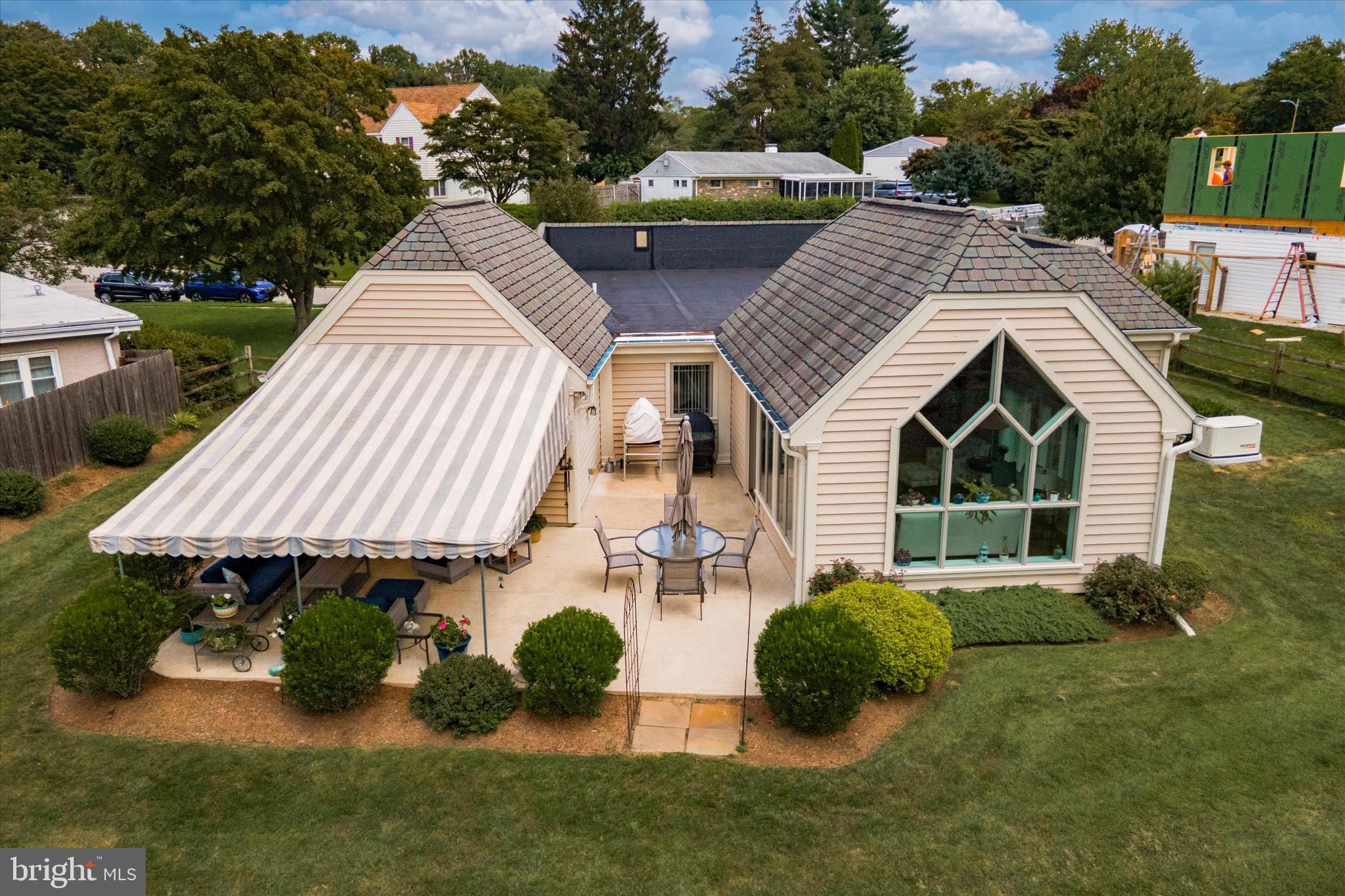 2229 Windsor Cir