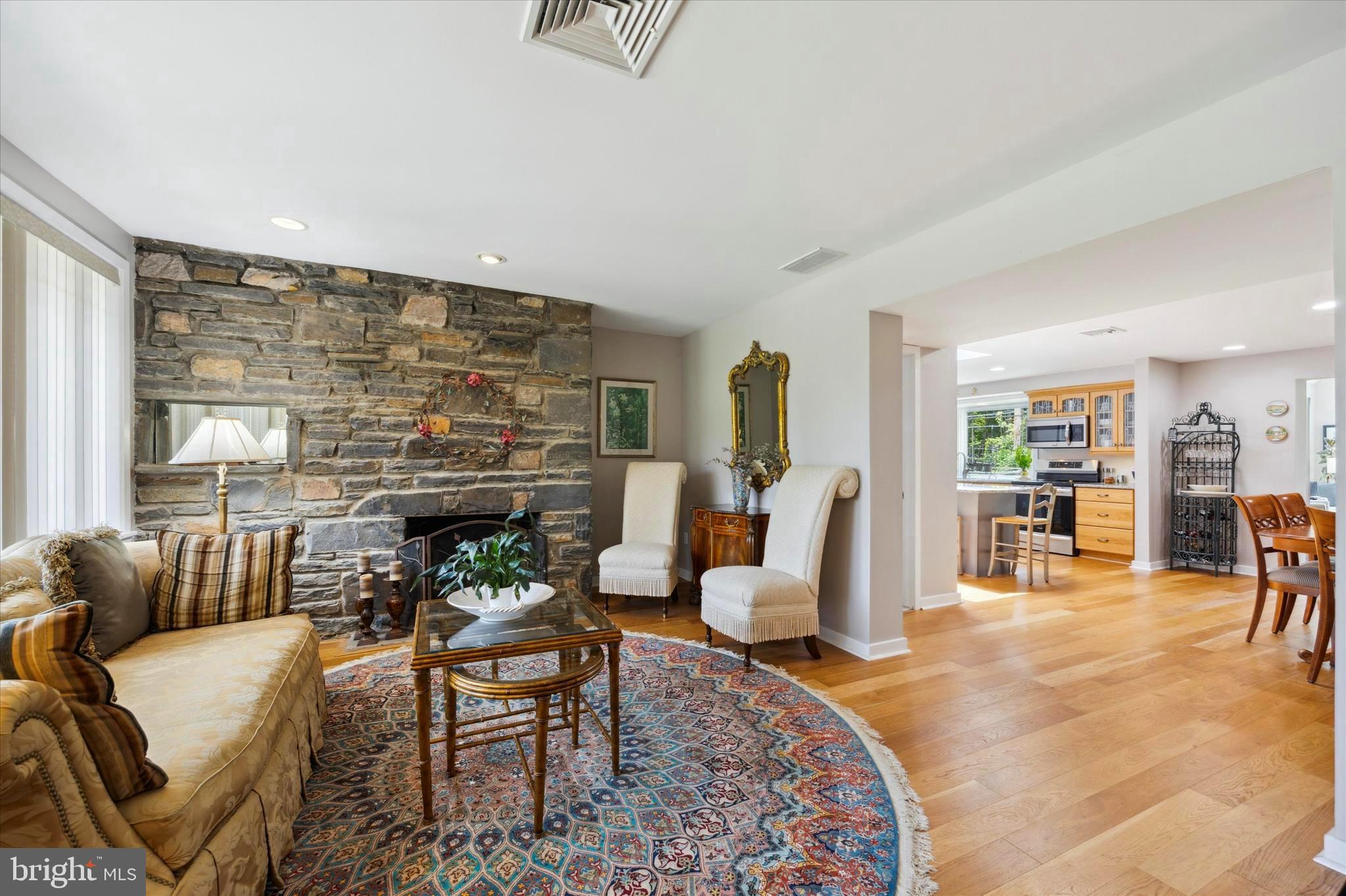 2229 Windsor Cir