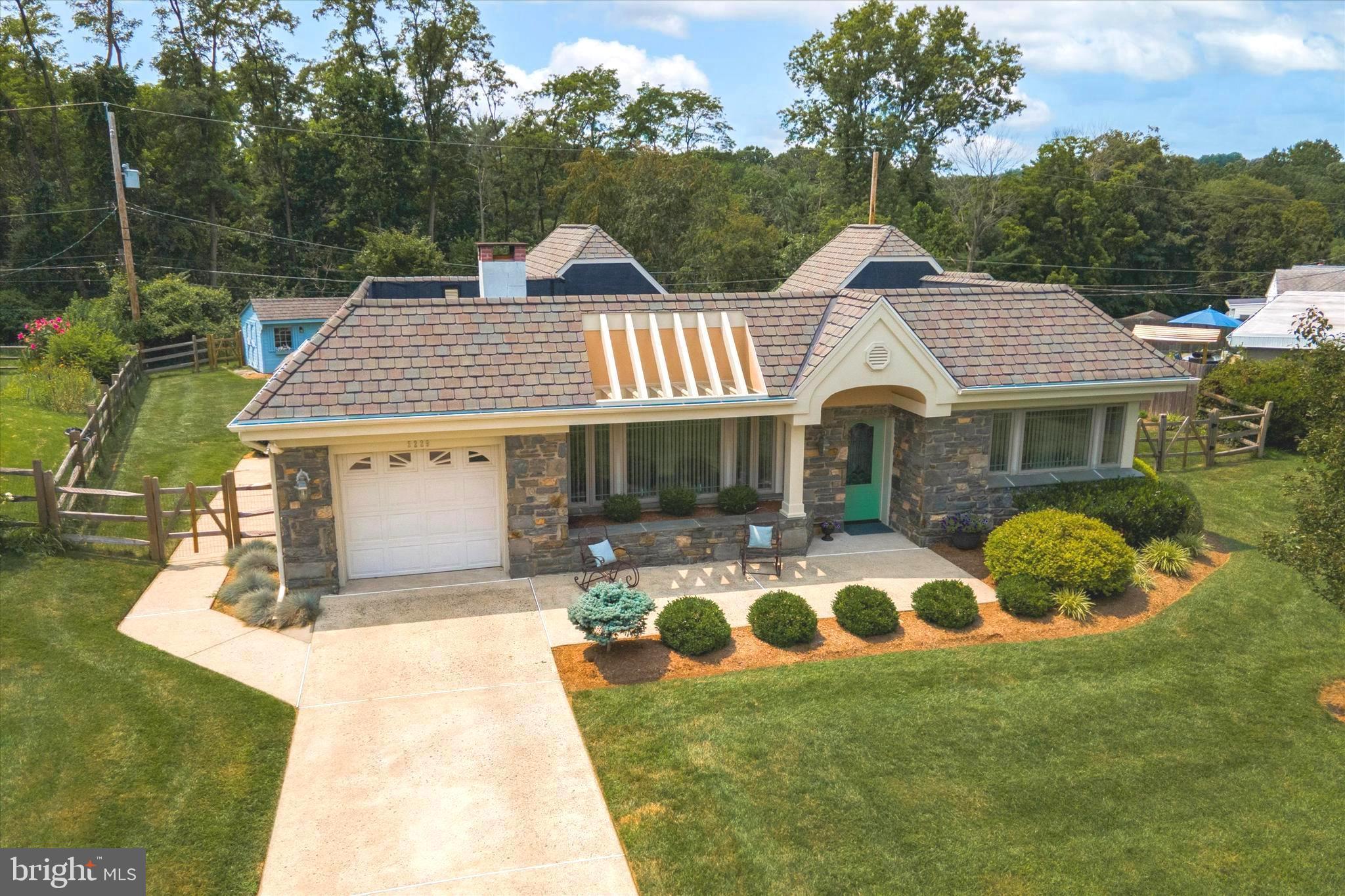 2229 Windsor Cir
