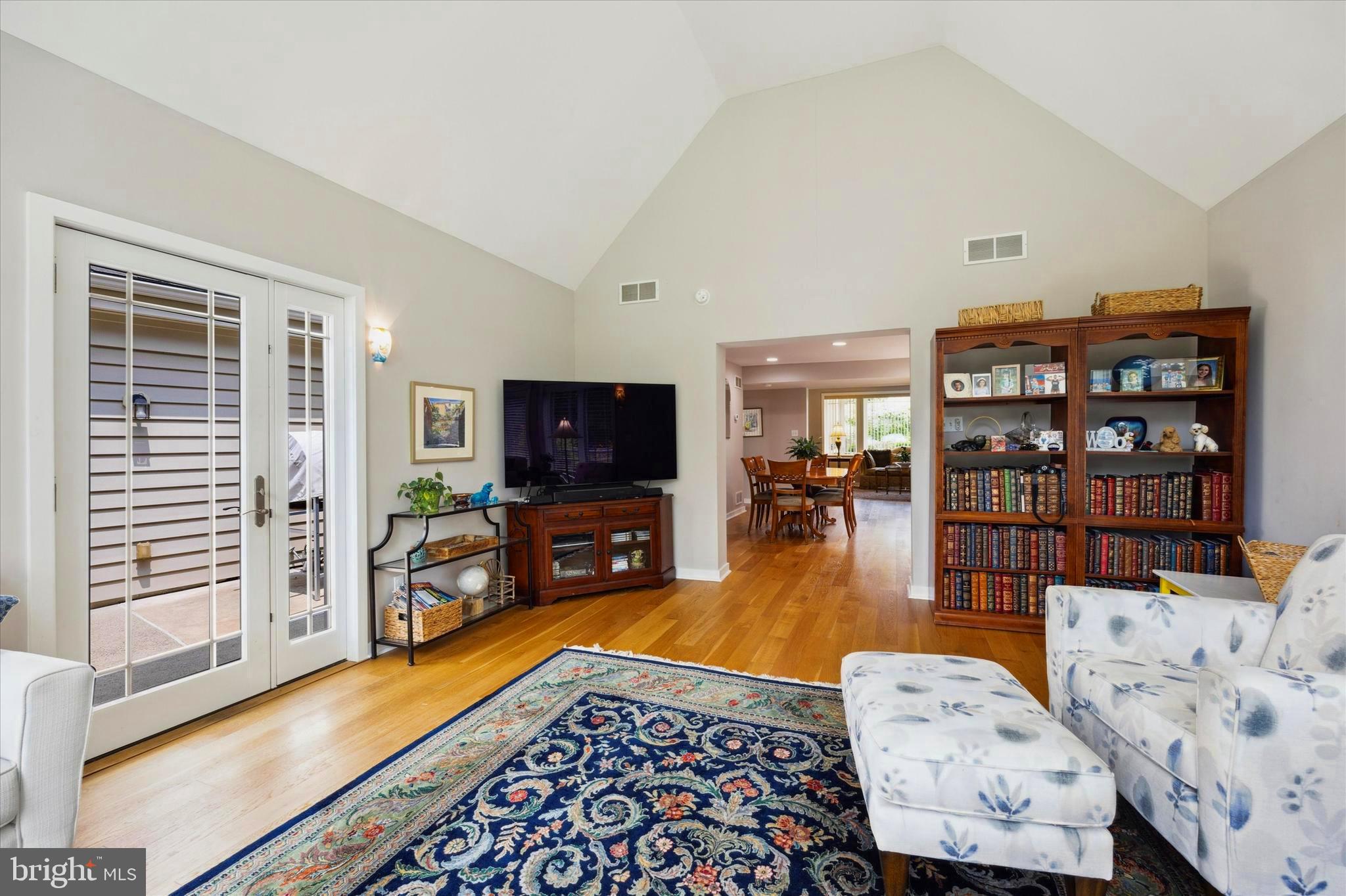 2229 Windsor Cir