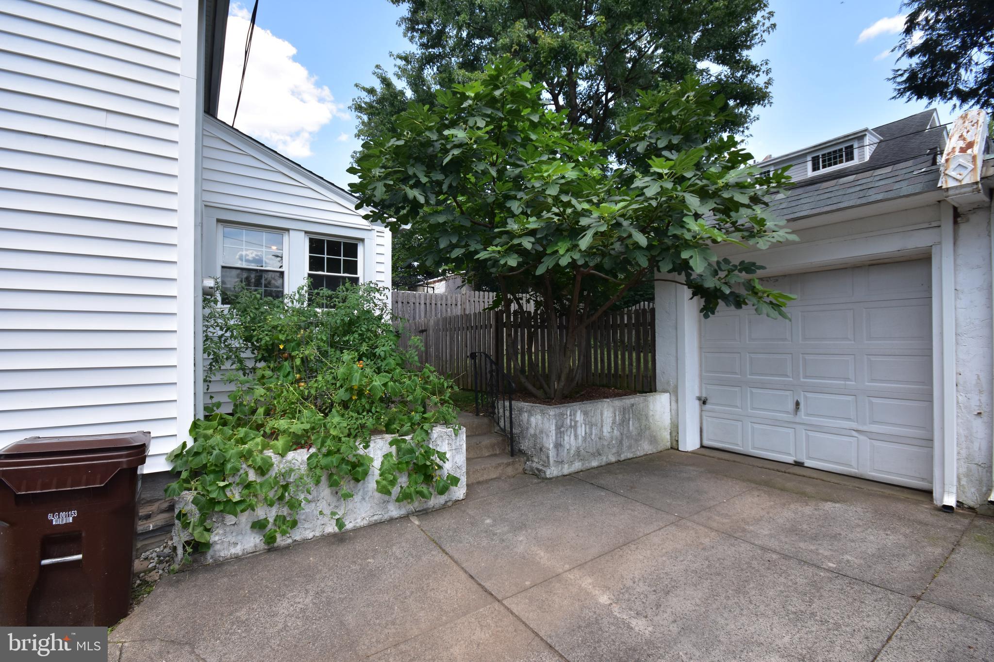 106 Walsh Rd