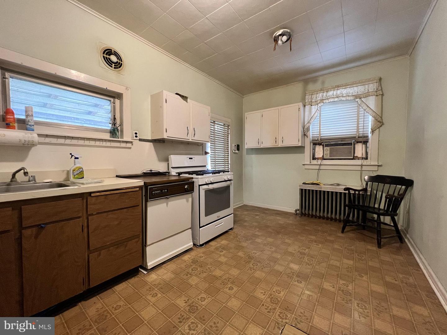 197 W Albemarle Ave