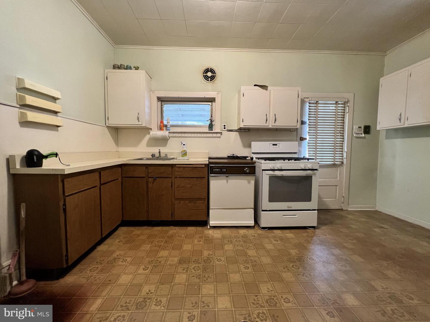 197 W Albemarle Ave