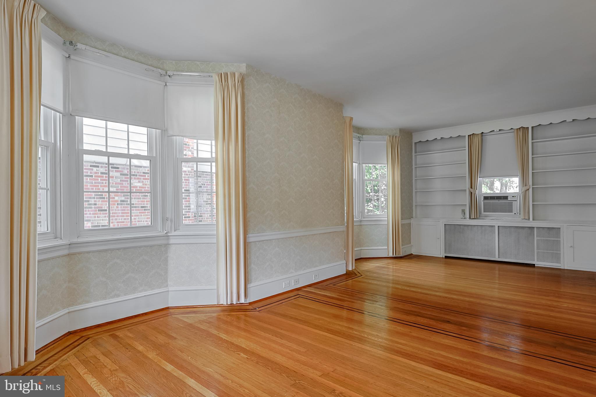 36 E Benedict Ave