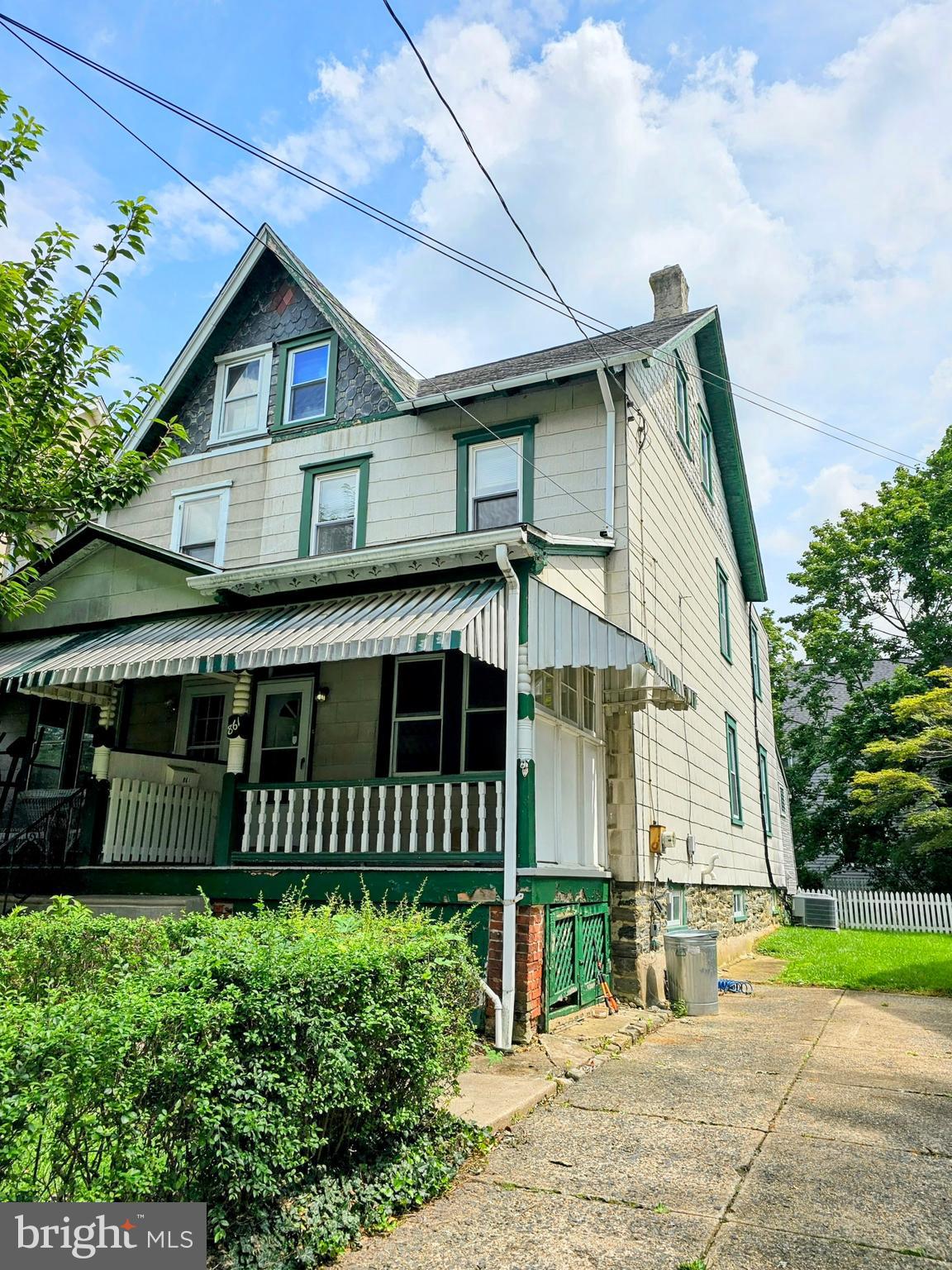 861 Penn St
