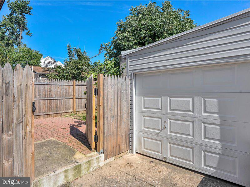 7439 Rogers Ave