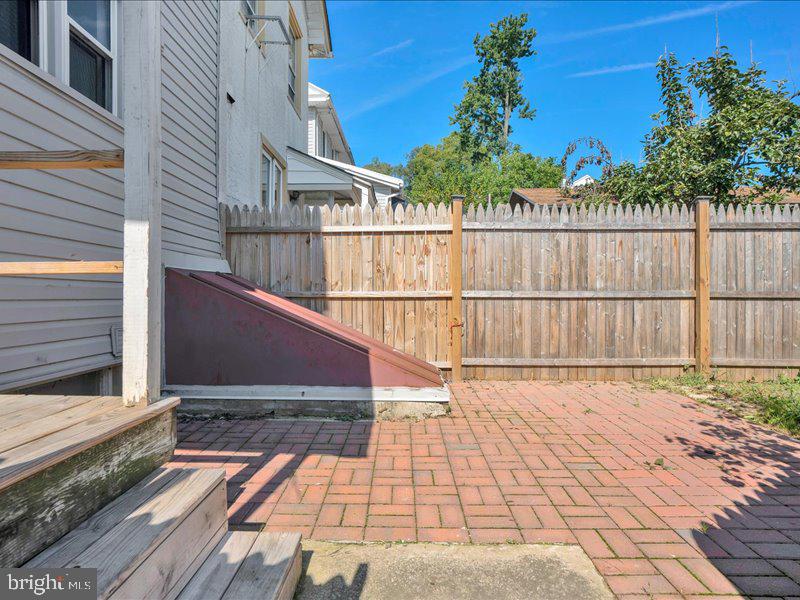 7439 Rogers Ave