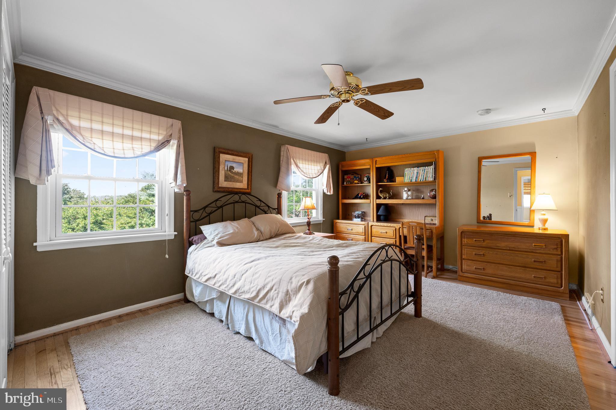 101 Woodhill Ln