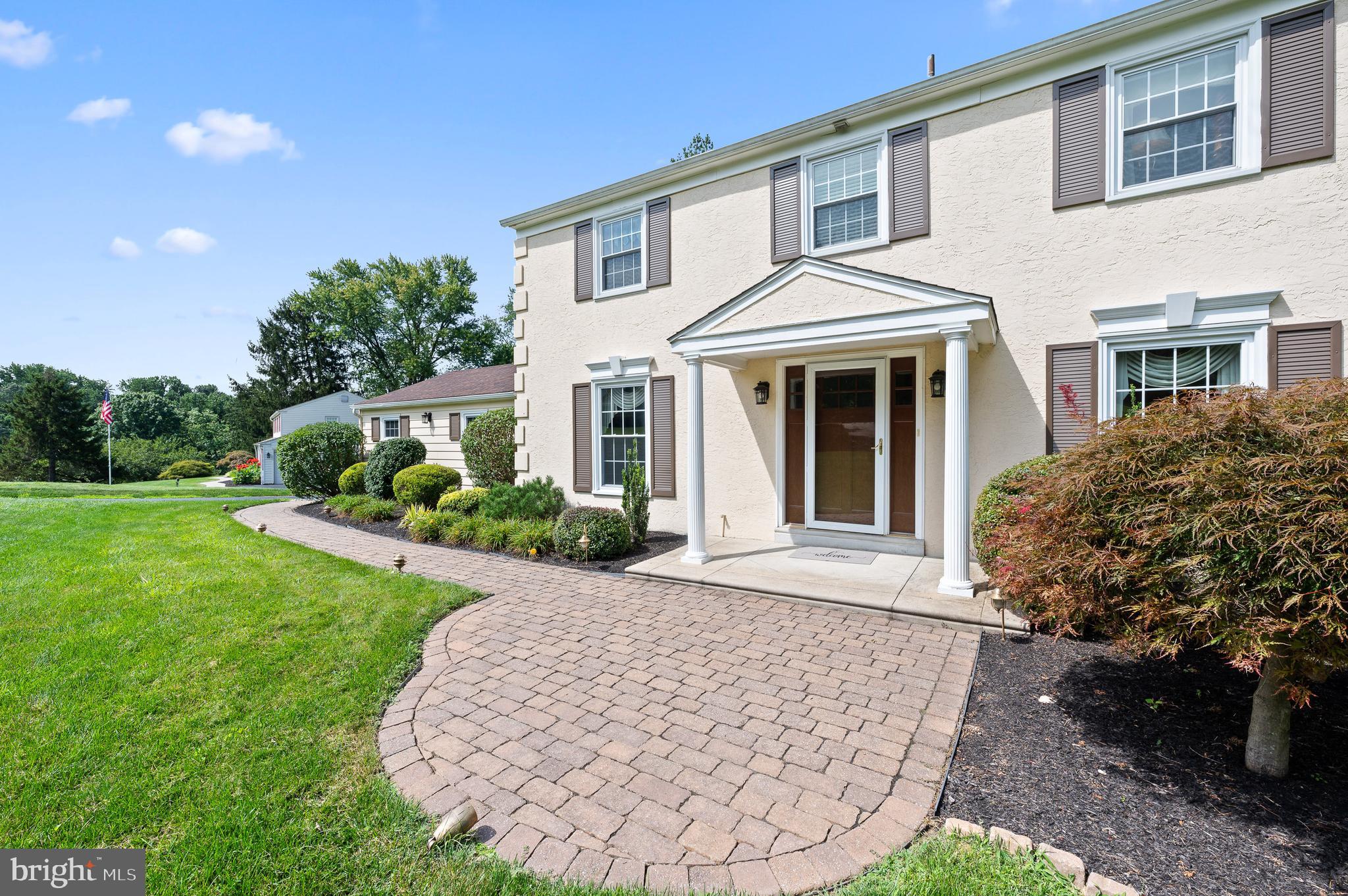 101 Woodhill Ln