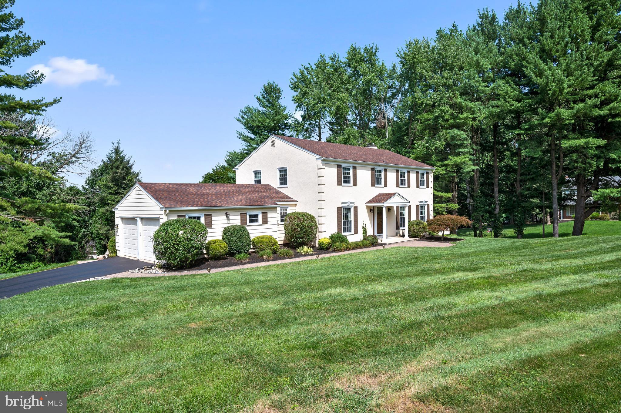 101 Woodhill Ln