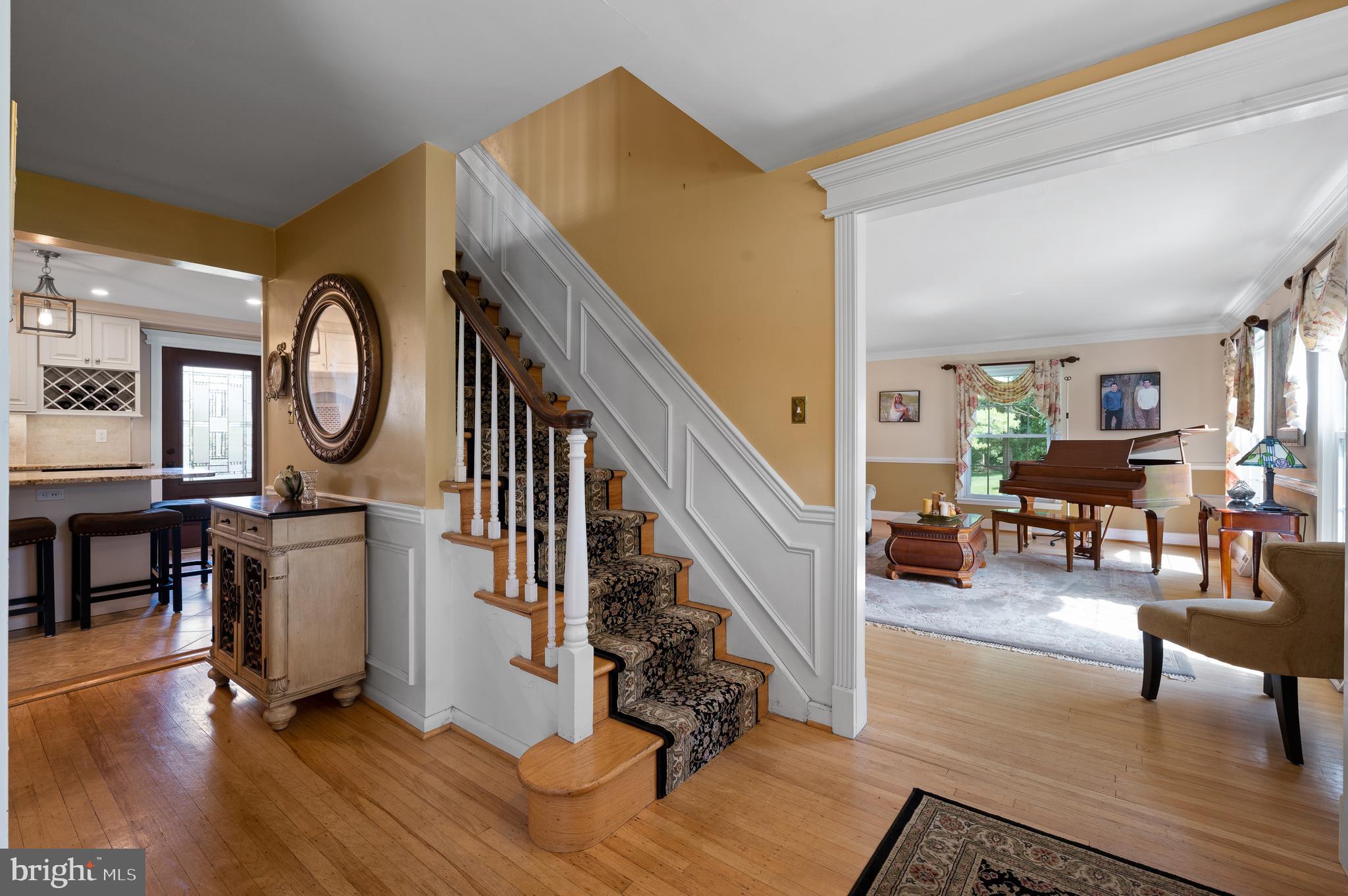 101 Woodhill Ln
