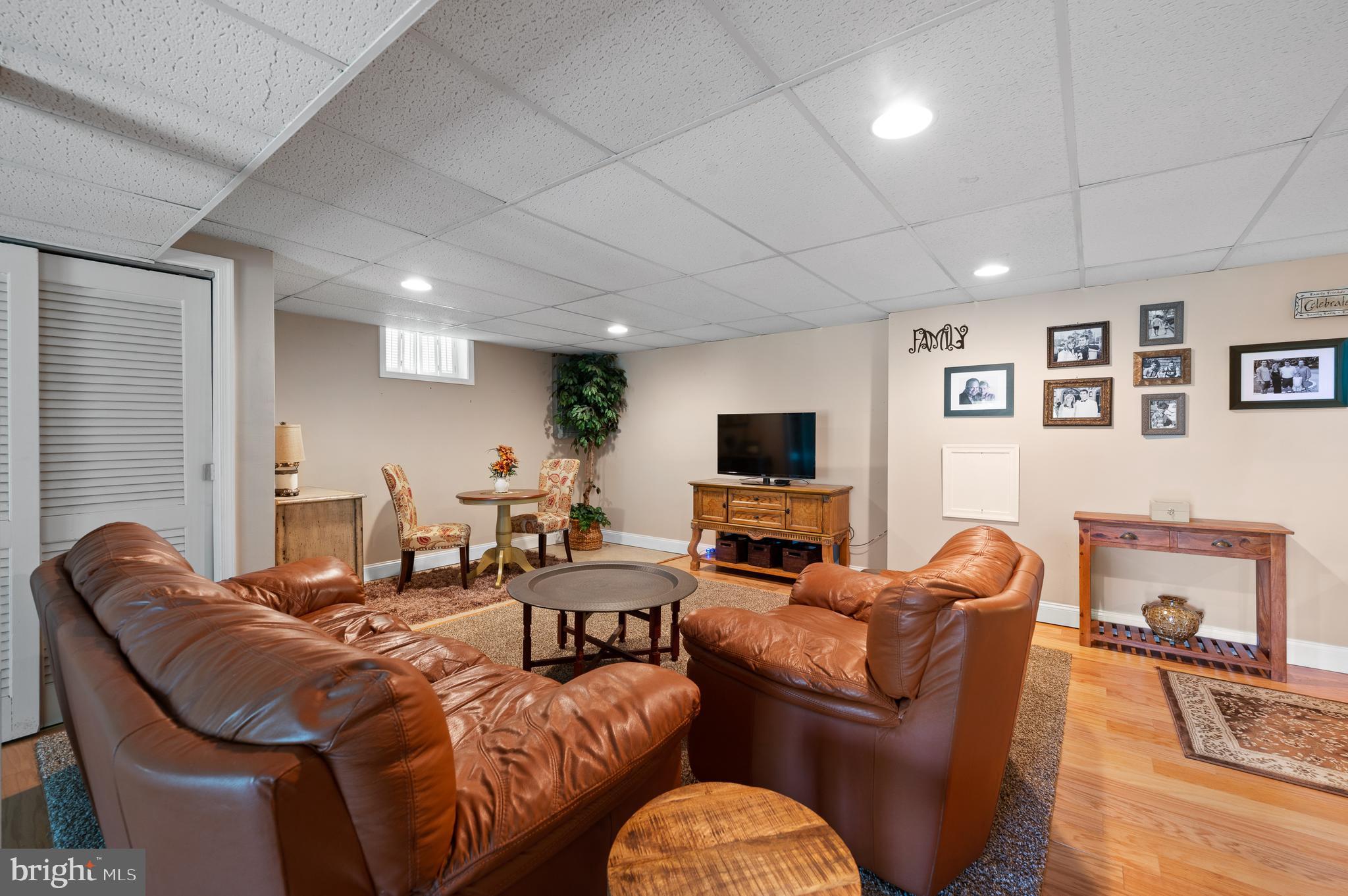 101 Woodhill Ln