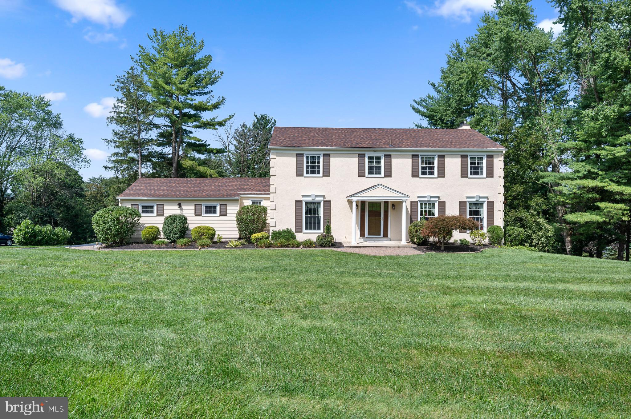 101 Woodhill Ln