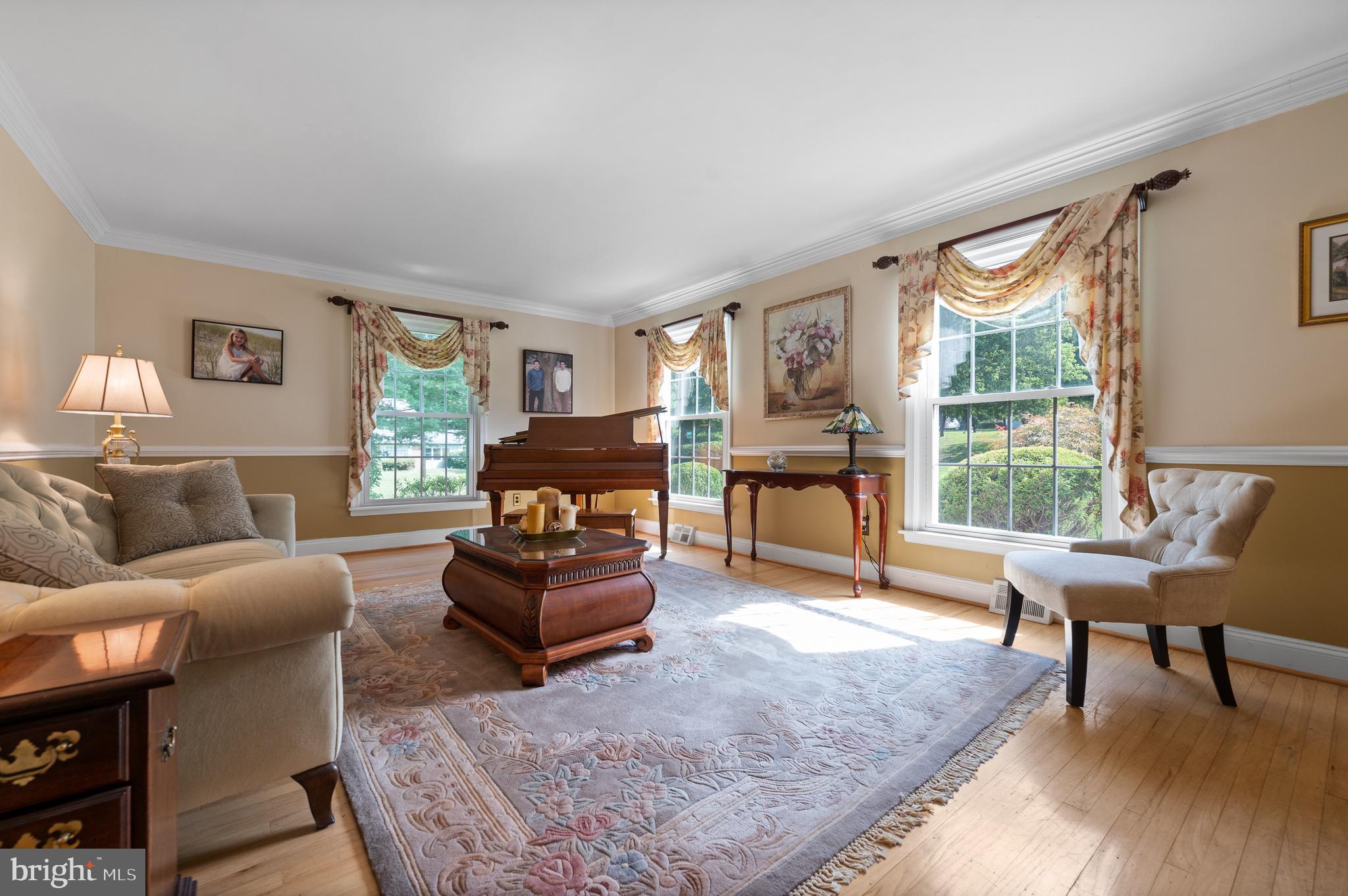 101 Woodhill Ln