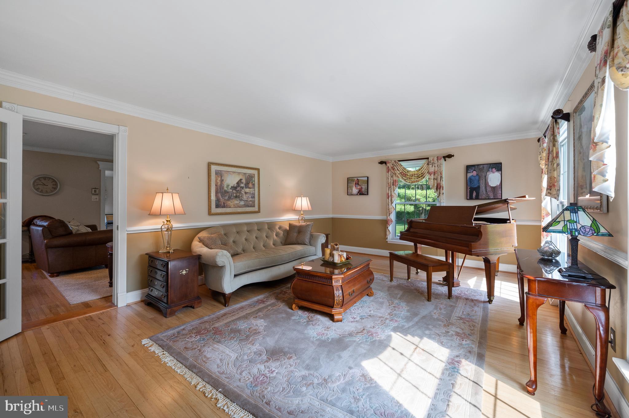 101 Woodhill Ln