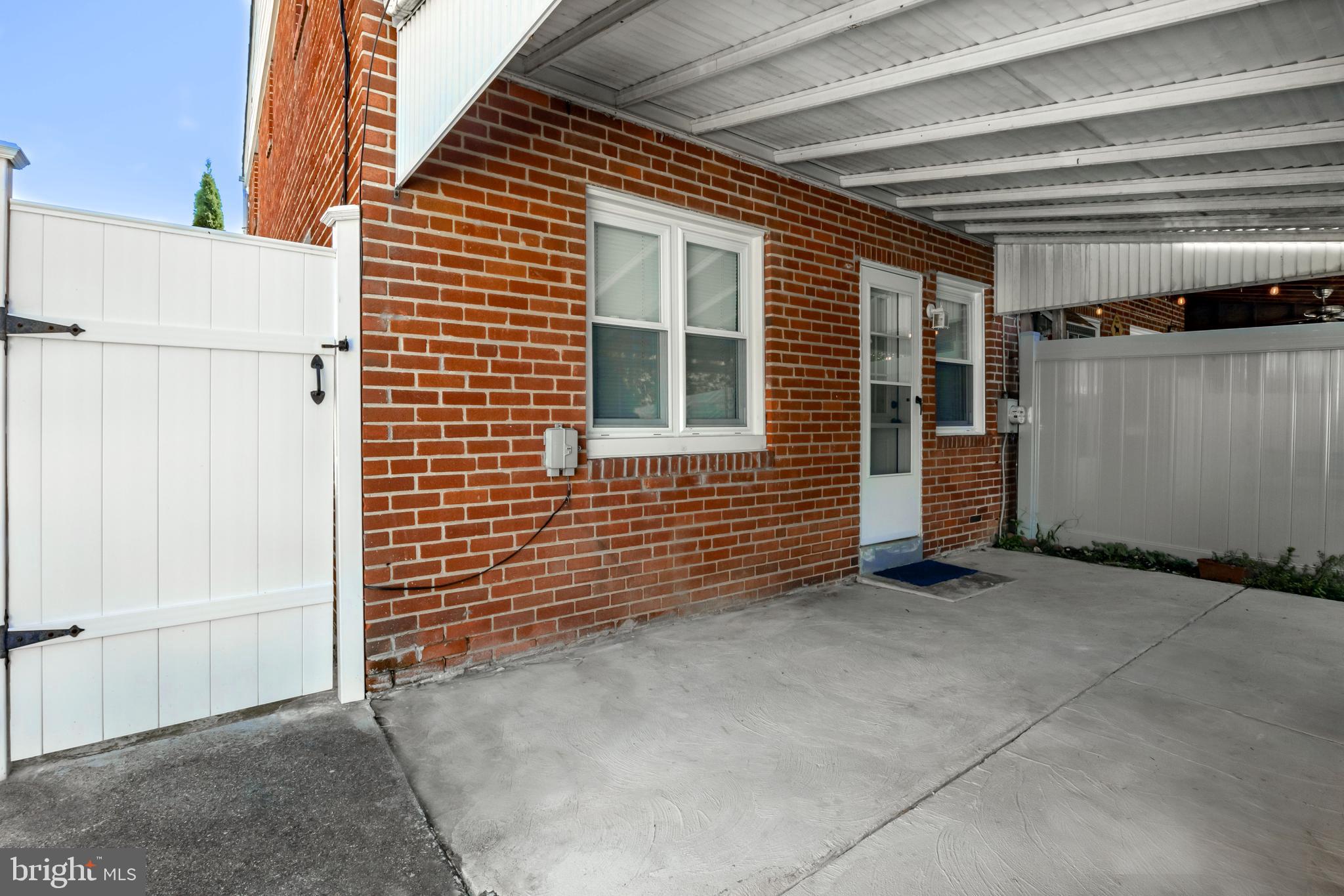 1102 Agnew Dr