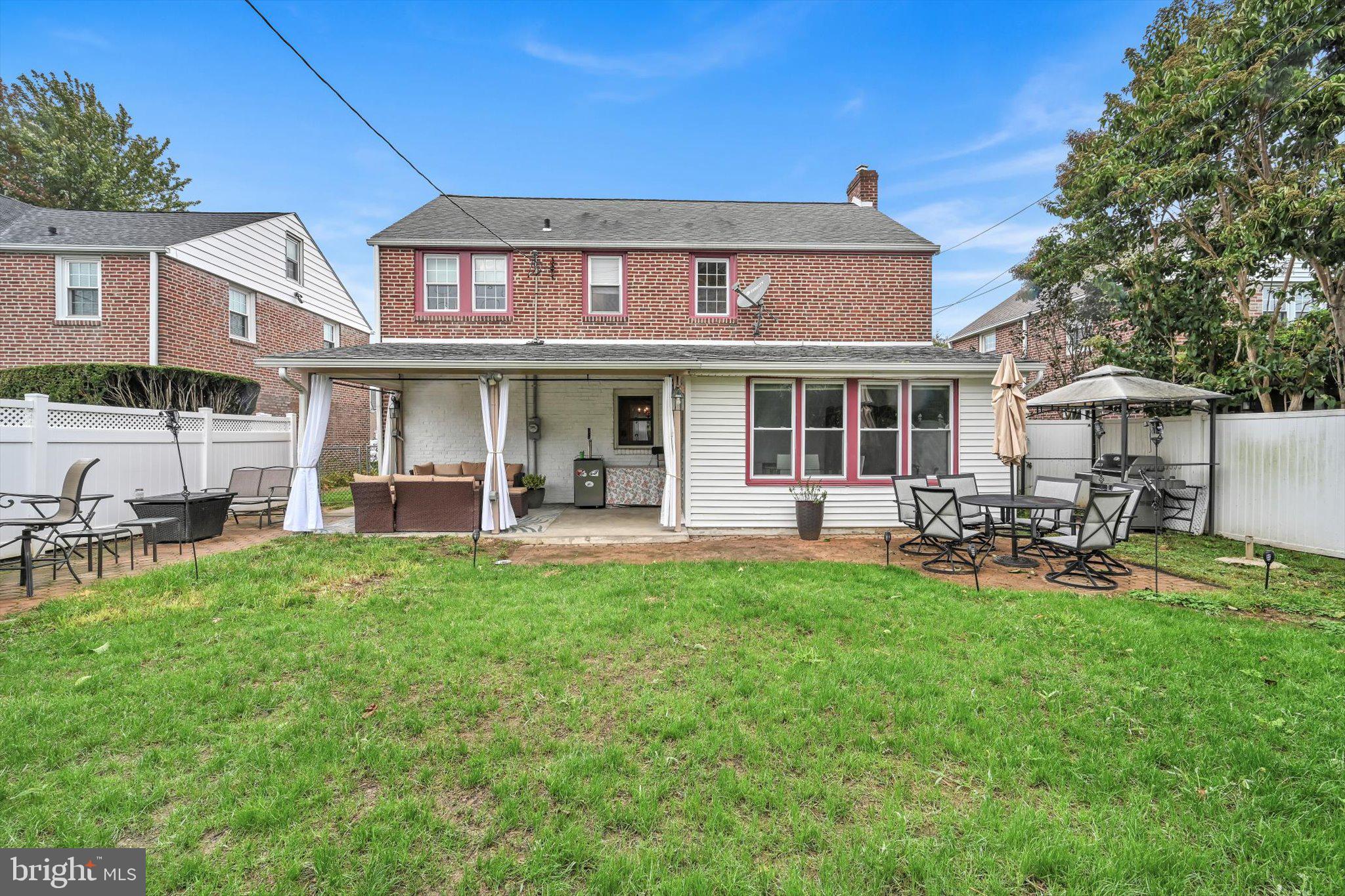 211 Oxford Hill Ln