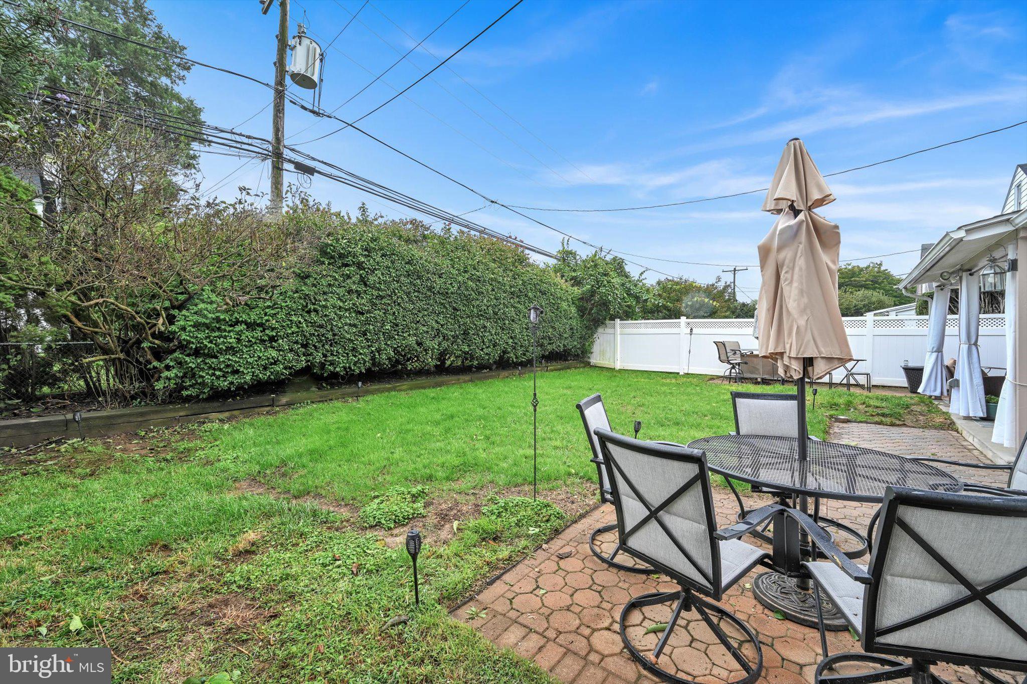 211 Oxford Hill Ln