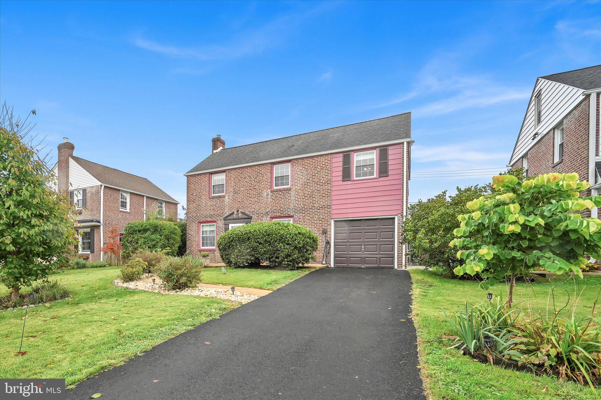 211 Oxford Hill Ln