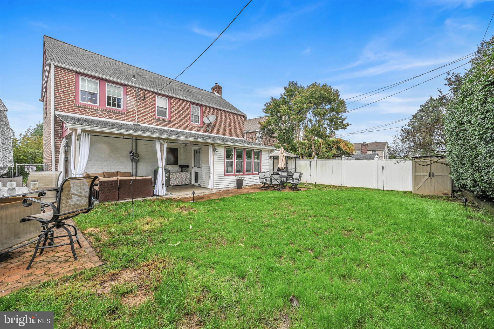 211 Oxford Hill Ln