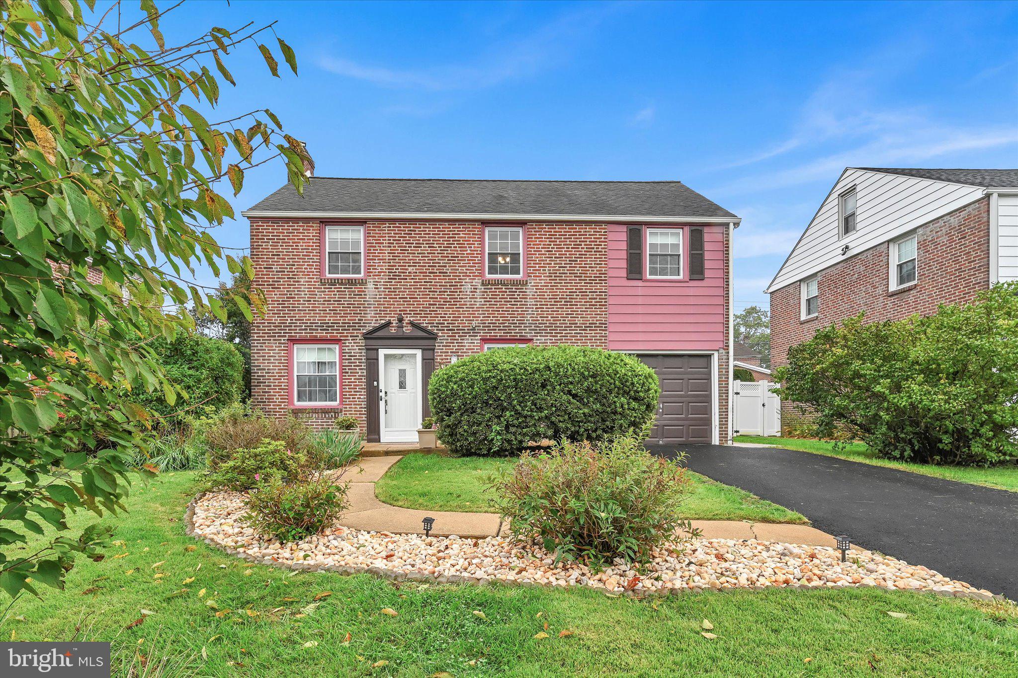 211 Oxford Hill Ln
