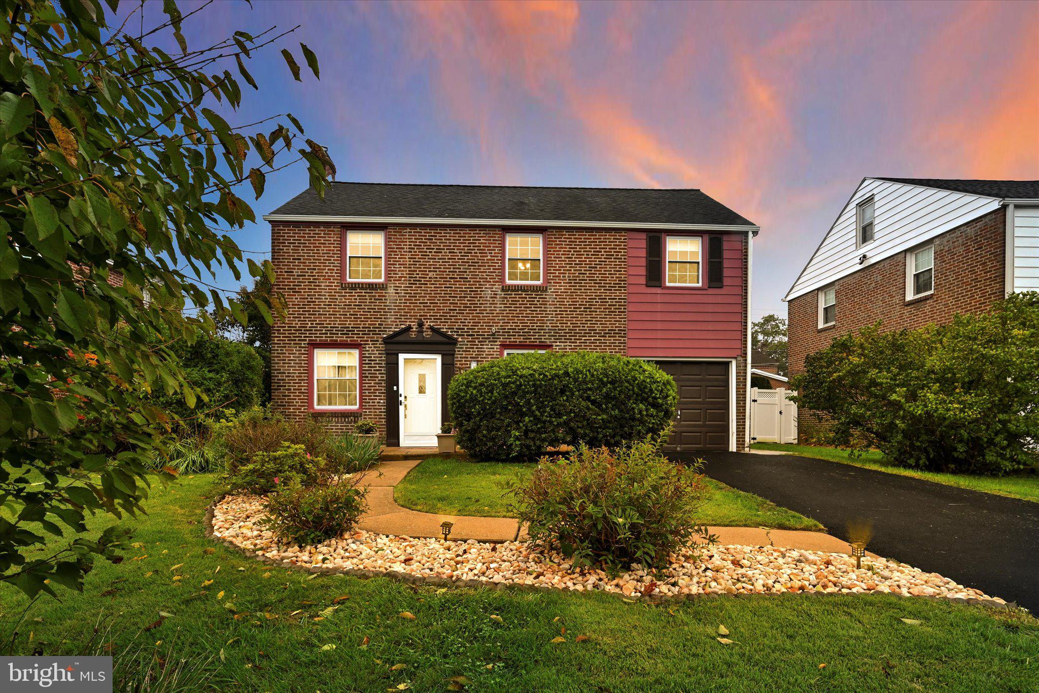 211 Oxford Hill Ln
