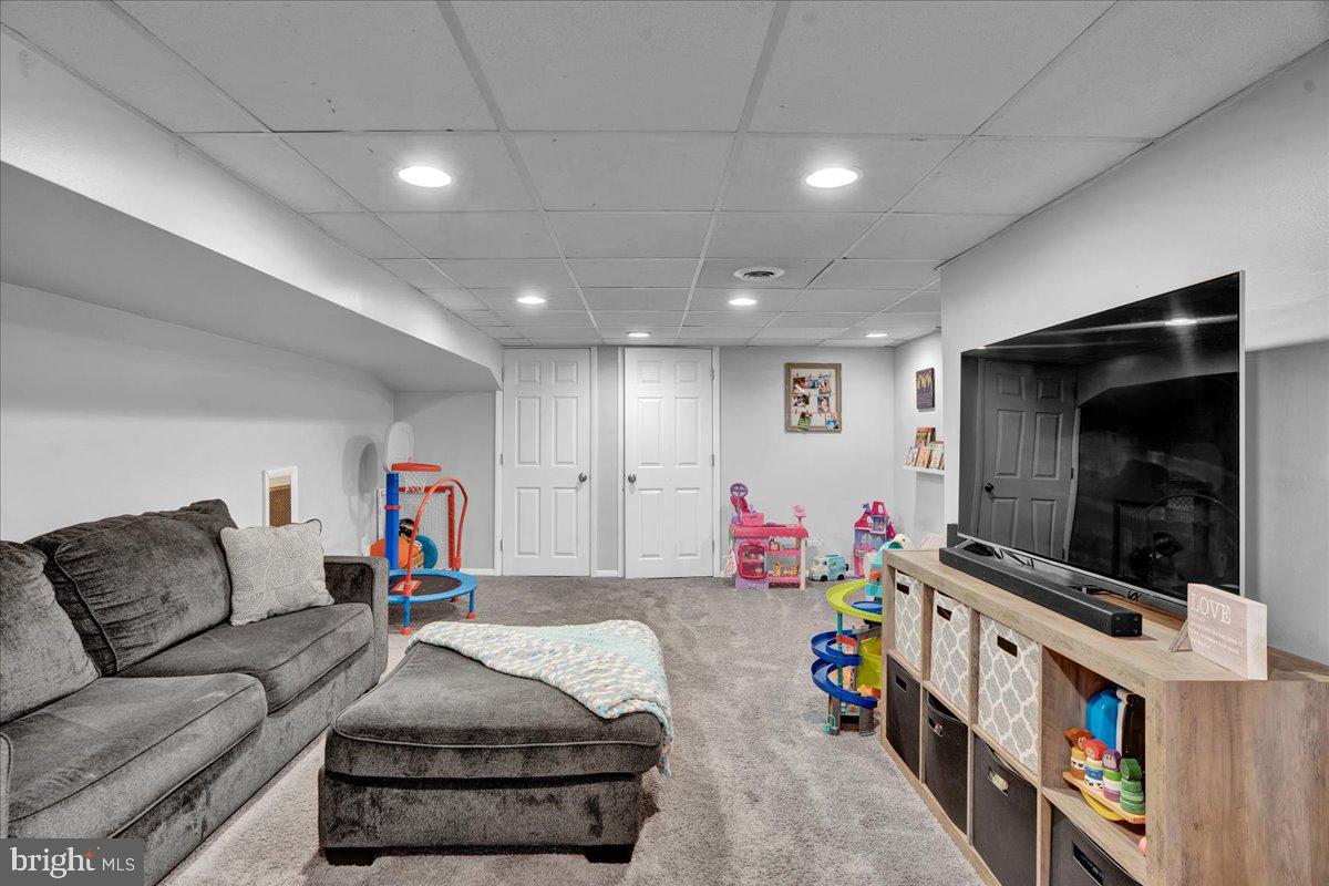 1130 Oakwood Dr