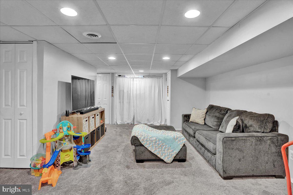 1130 Oakwood Dr
