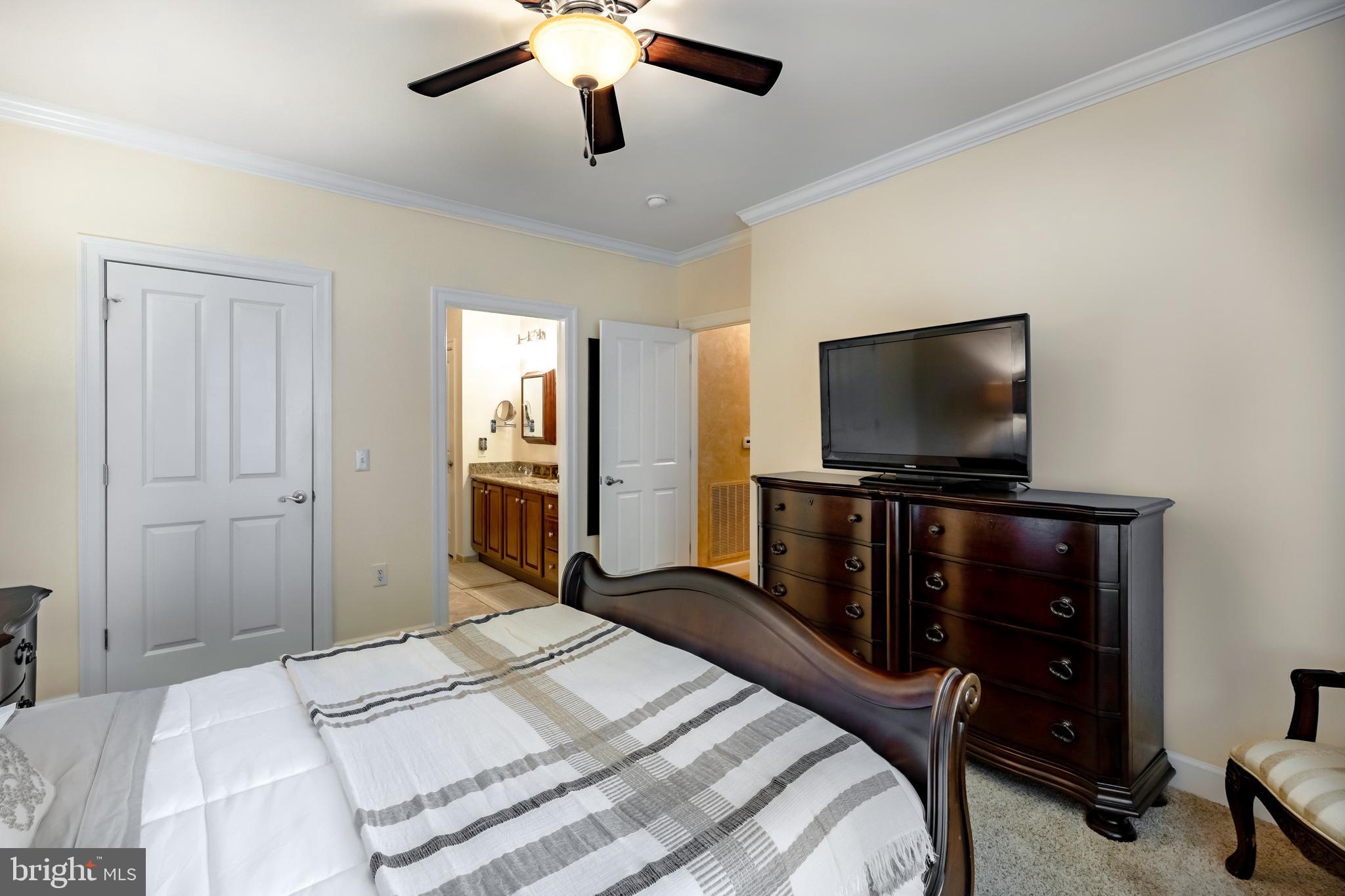 122 Cornerstone Dr #122