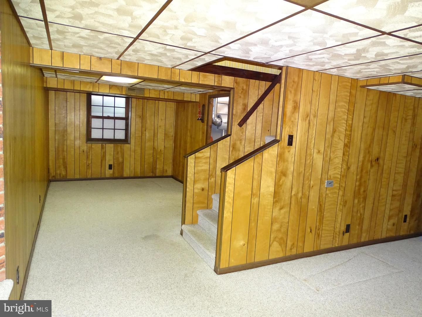 213 James Dr