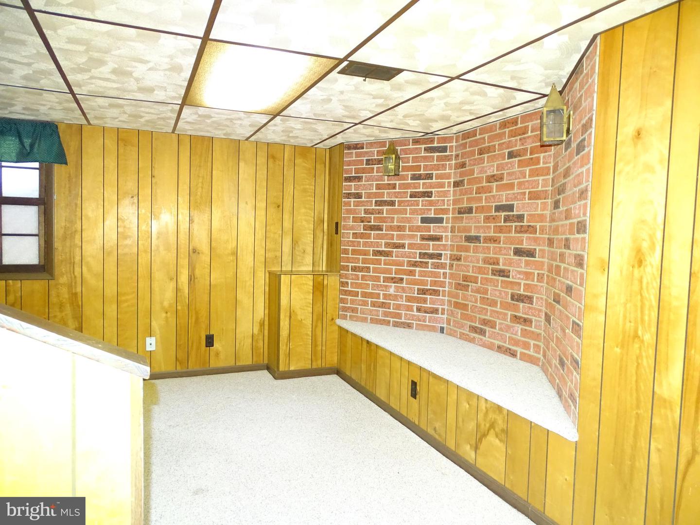 213 James Dr