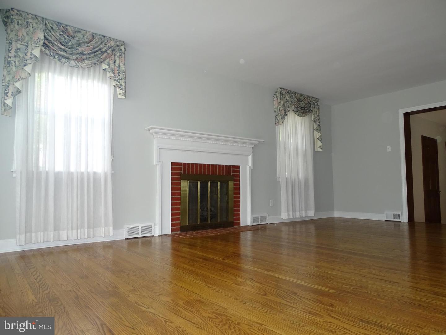 213 James Dr