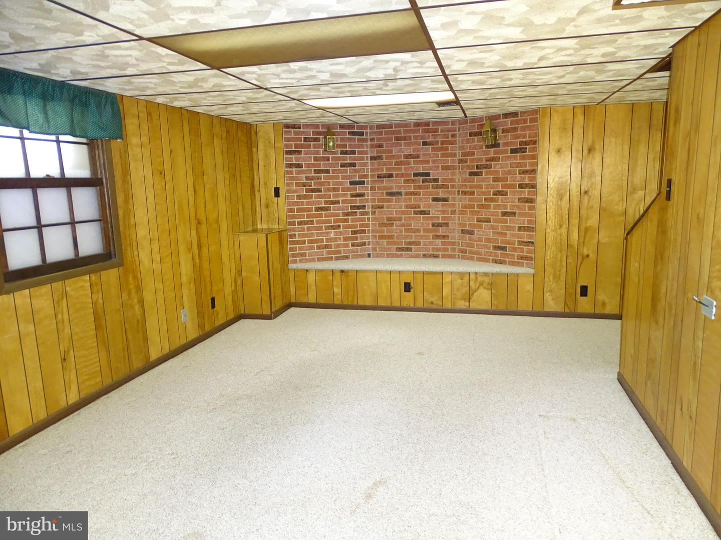 213 James Dr