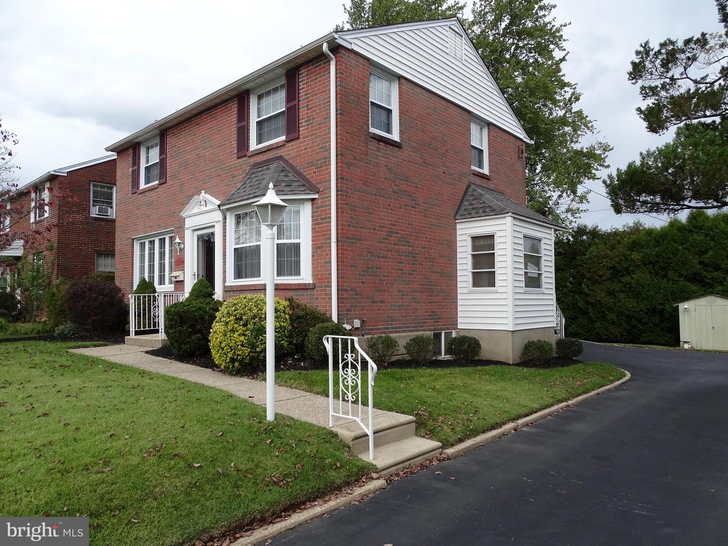 213 James Dr
