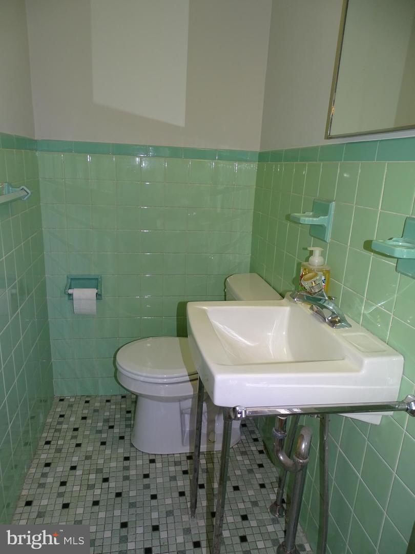 213 James Dr
