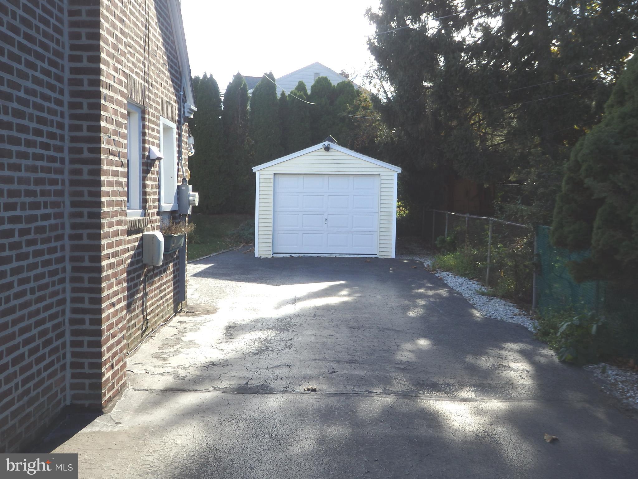 544 Lawrence Rd