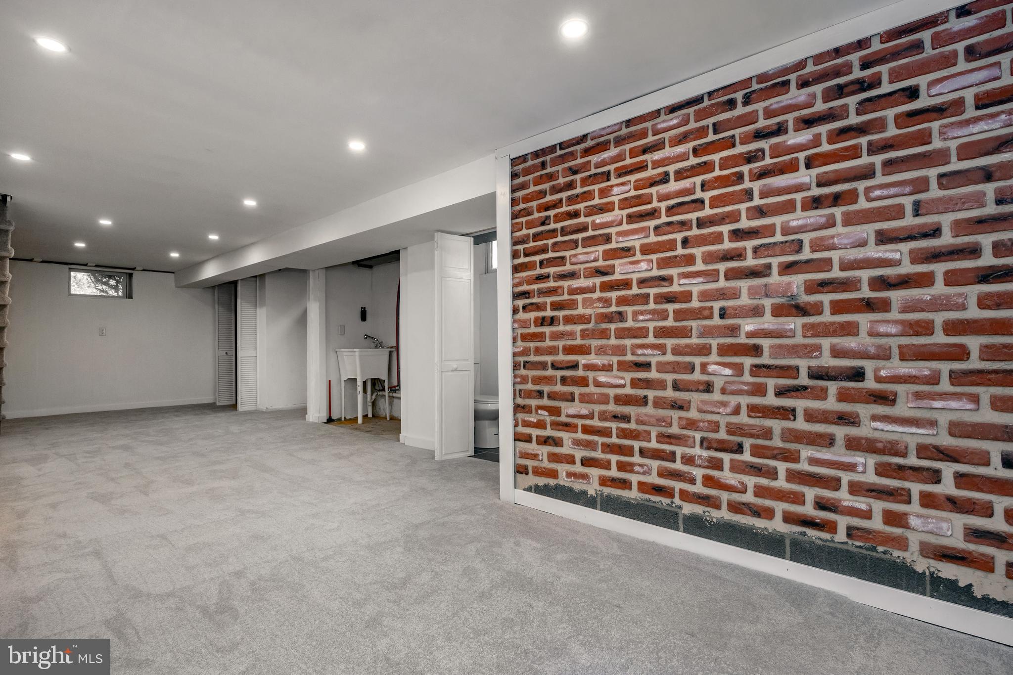 323 Prospect Ave