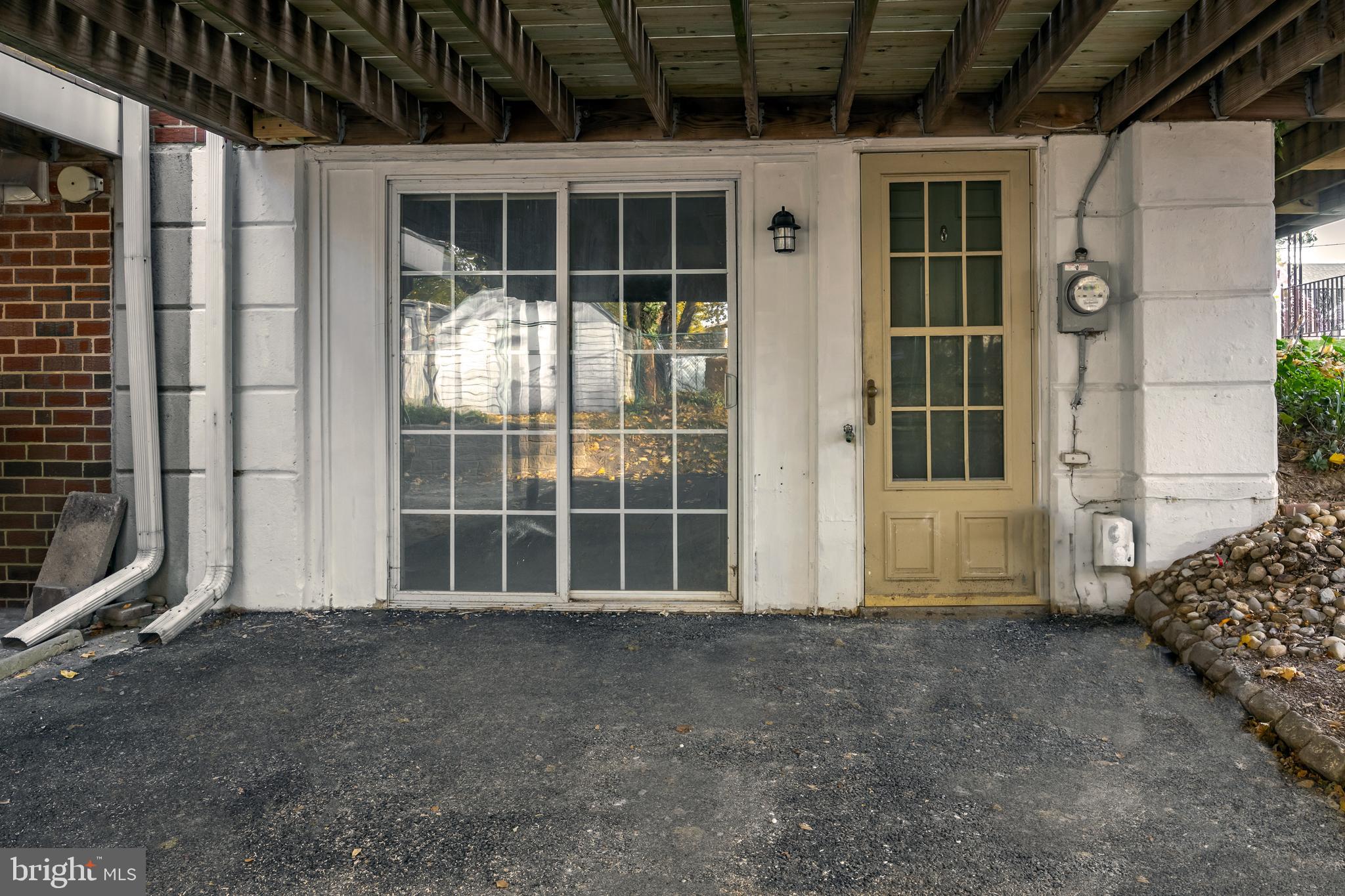 323 Prospect Ave