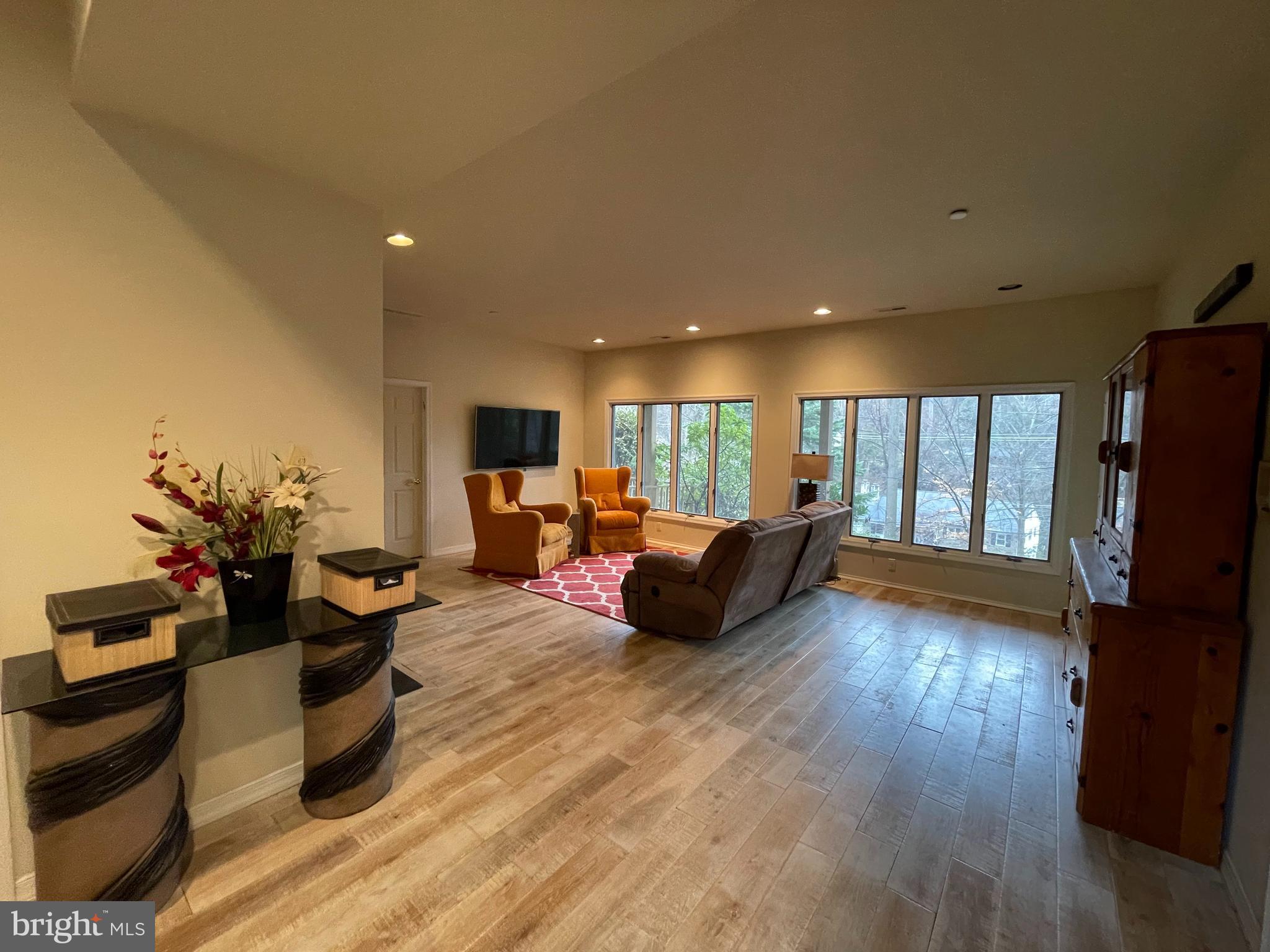 3300 Sawmill Rd