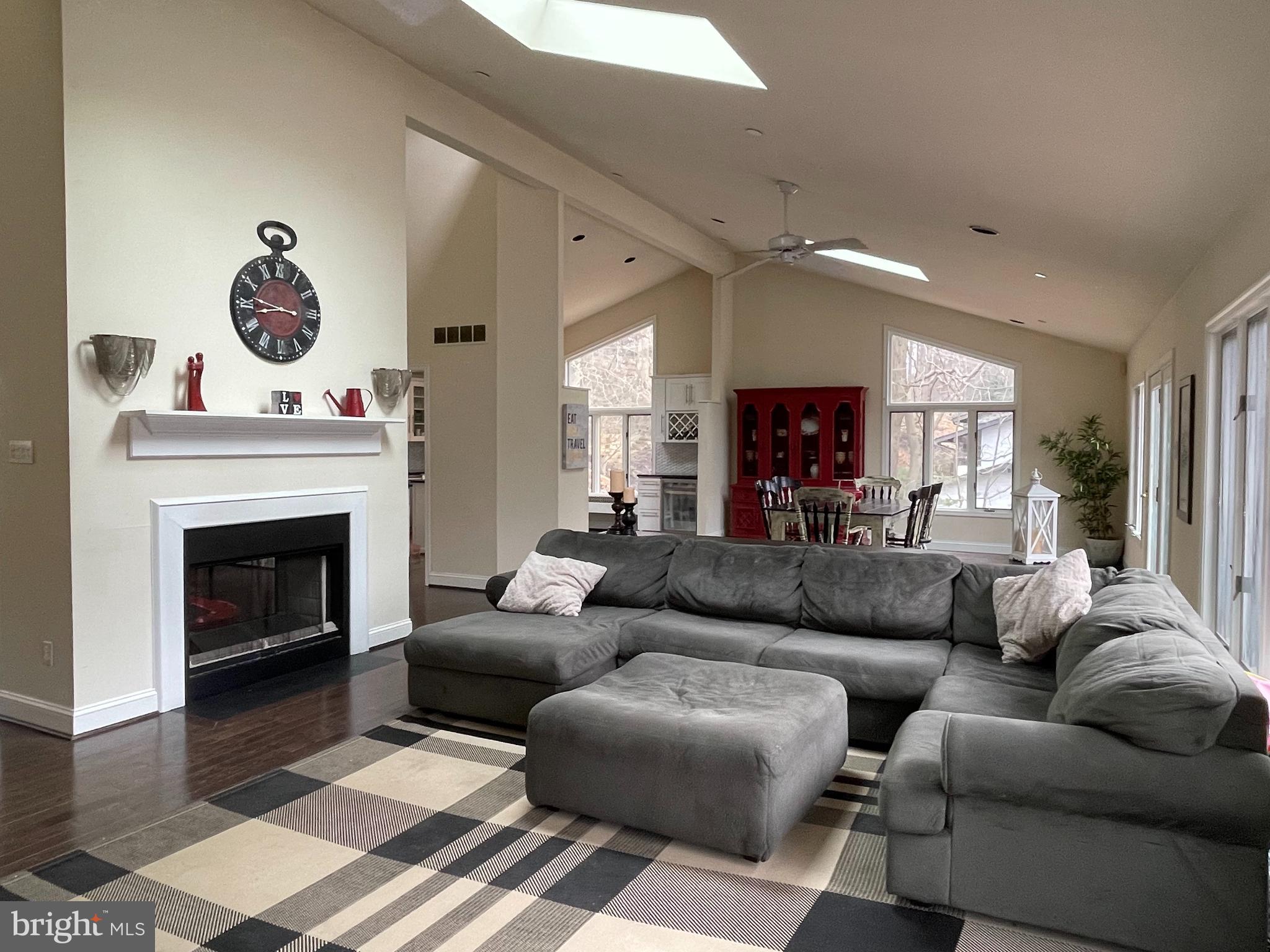 3300 Sawmill Rd