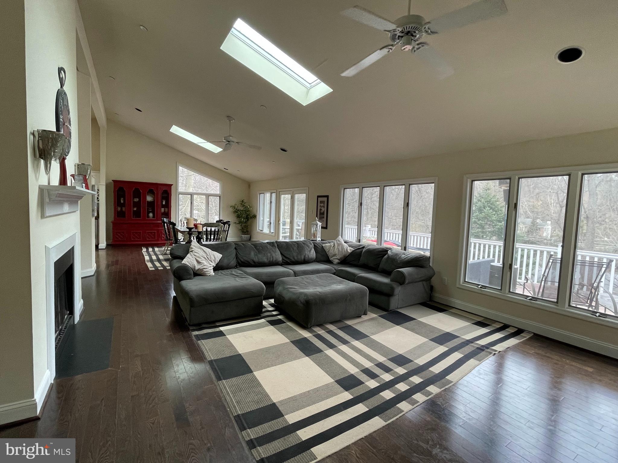 3300 Sawmill Rd