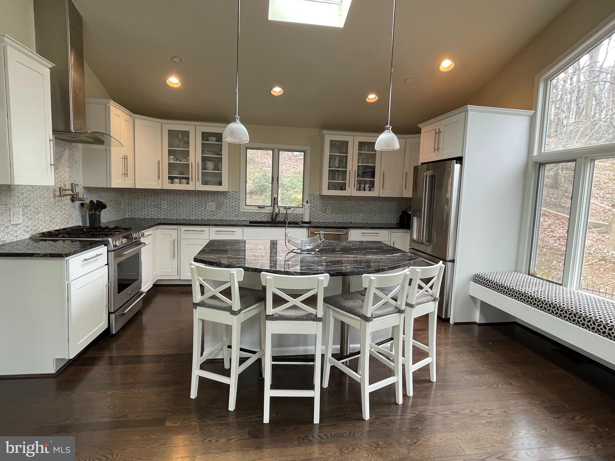 3300 Sawmill Rd