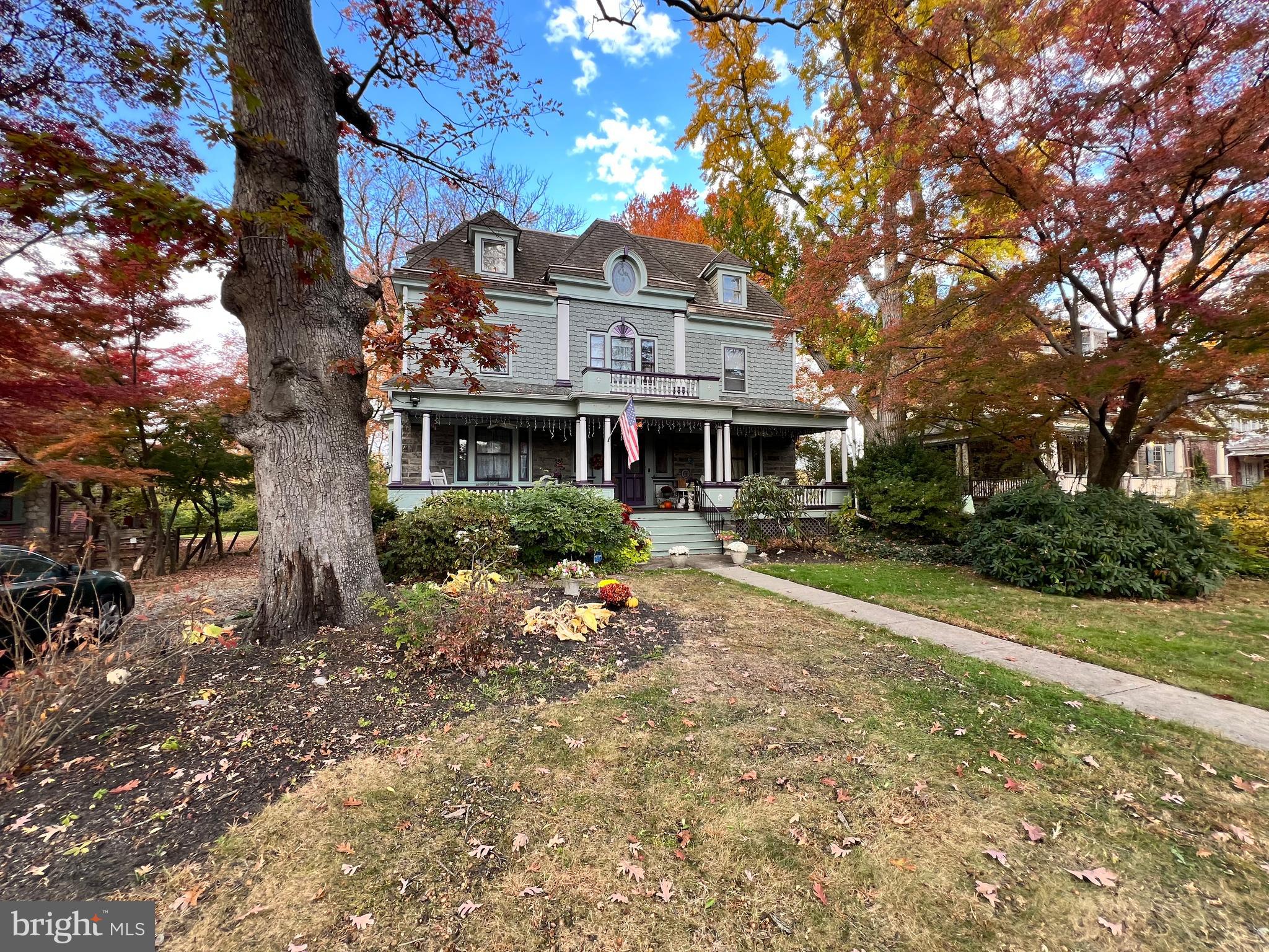 33 E Greenwood Ave